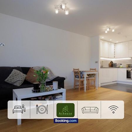 One Bedroom Apartment By Arhouse Apartments Short Lets & Serviced Accommodation Kingston With Free Wifi Kingston upon Thames  Esterno foto
