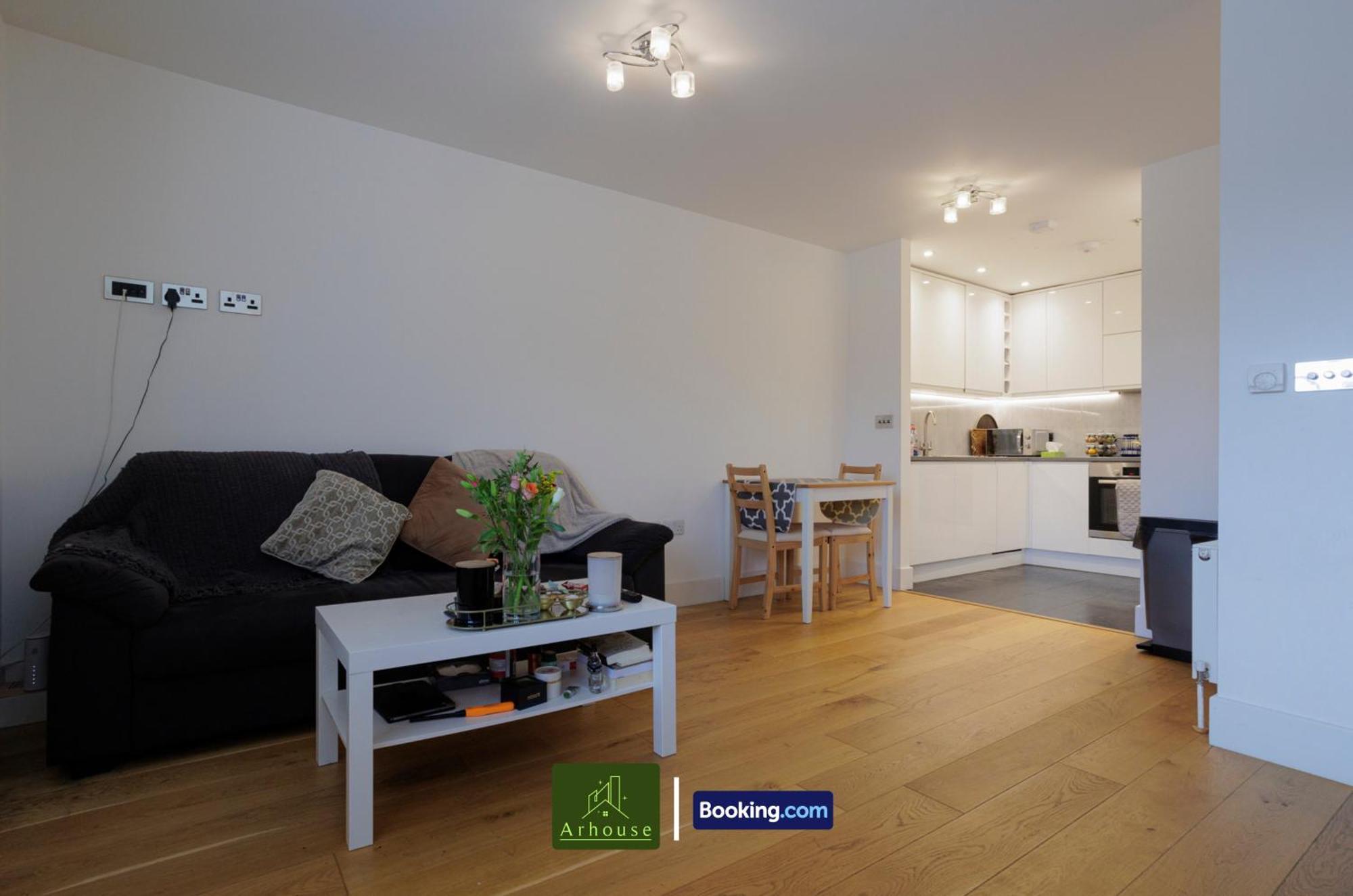 One Bedroom Apartment By Arhouse Apartments Short Lets & Serviced Accommodation Kingston With Free Wifi Kingston upon Thames  Esterno foto