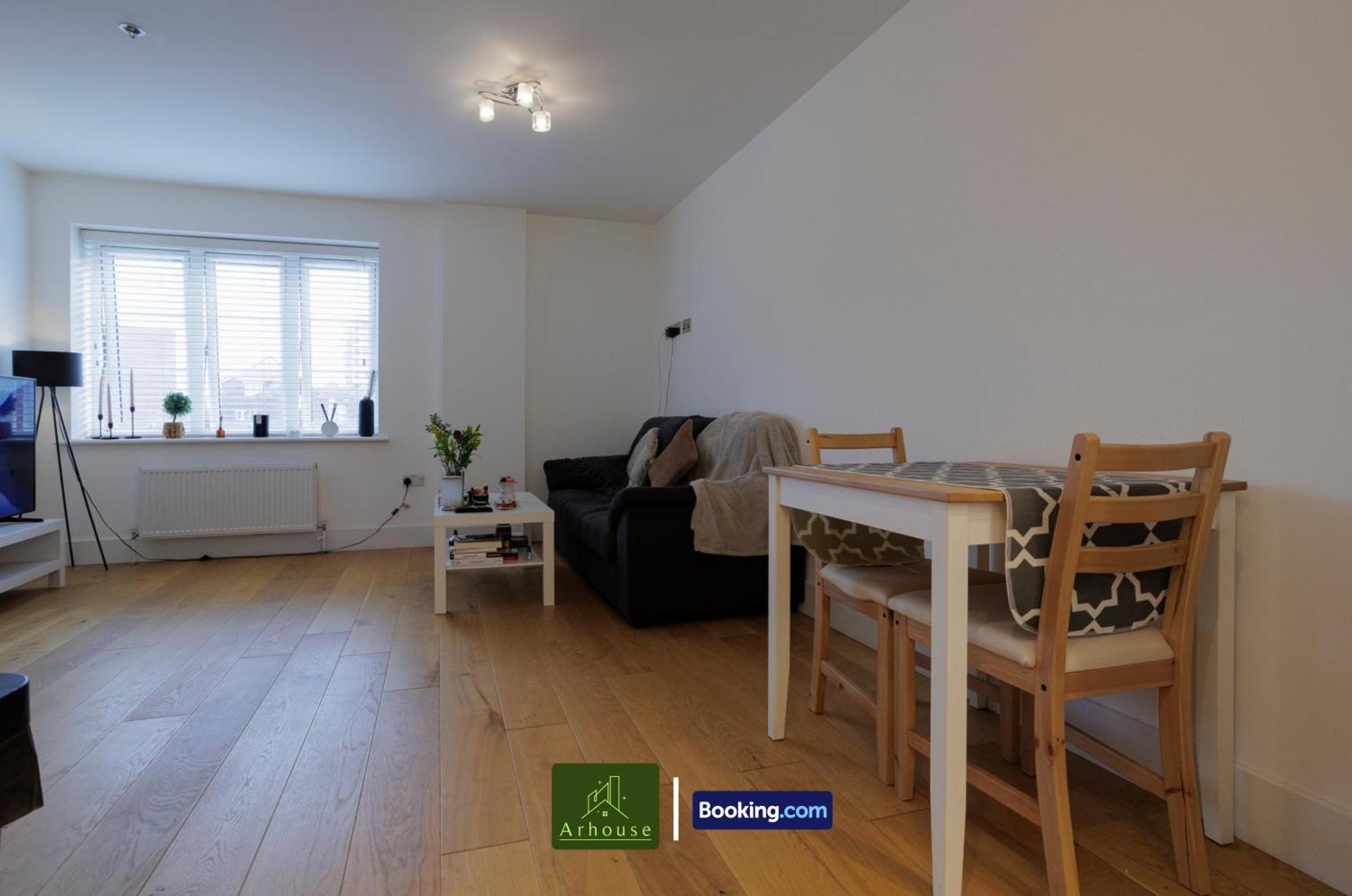 One Bedroom Apartment By Arhouse Apartments Short Lets & Serviced Accommodation Kingston With Free Wifi Kingston upon Thames  Esterno foto
