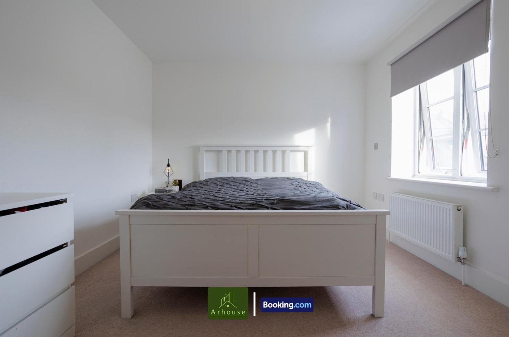 One Bedroom Apartment By Arhouse Apartments Short Lets & Serviced Accommodation Kingston With Free Wifi Kingston upon Thames  Esterno foto