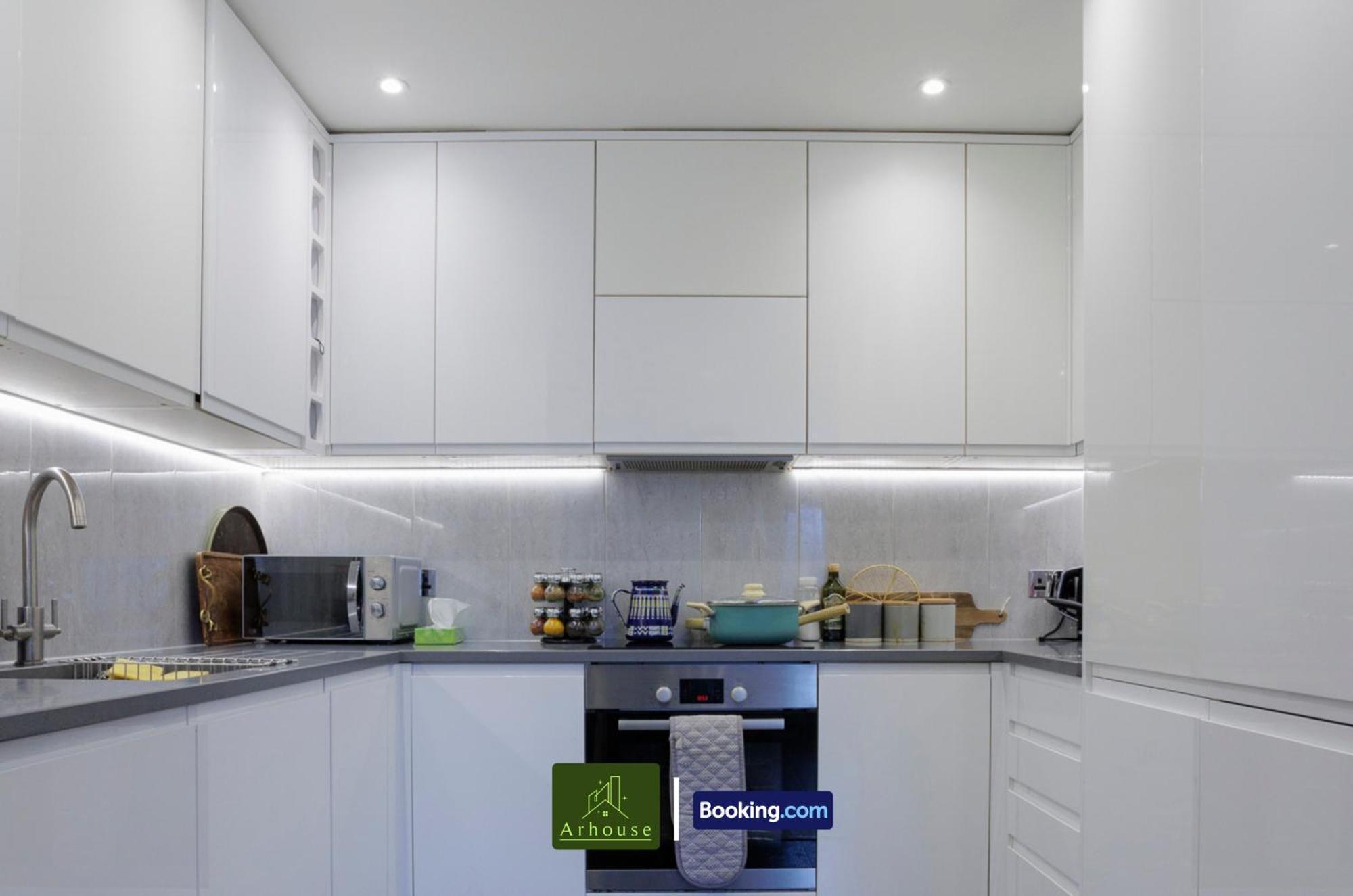 One Bedroom Apartment By Arhouse Apartments Short Lets & Serviced Accommodation Kingston With Free Wifi Kingston upon Thames  Esterno foto